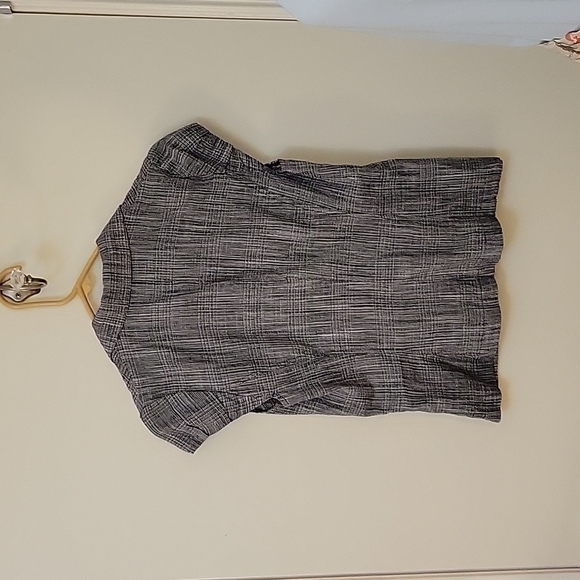 MONROE & MAIN Button Down Short Sleeve Geek Emo Shacket - Picture 7 of 8